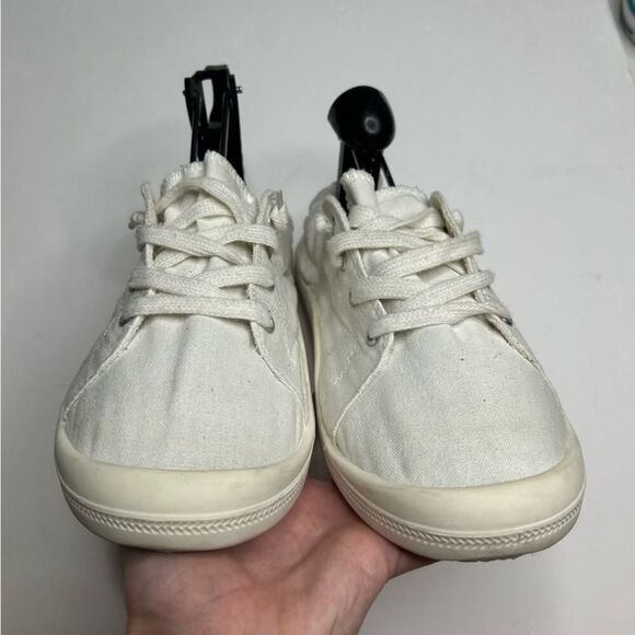 Woman’s White Torrid Shoes - Picture 3 of 4